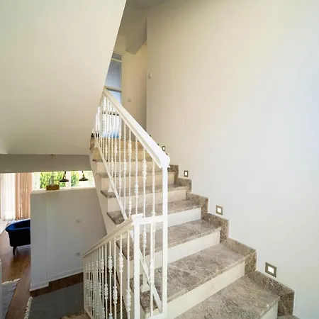 Large With A Private Pool Vila *